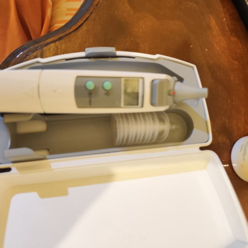 Braun Thermoscan 6013 Ear Thermometer like new, infrared