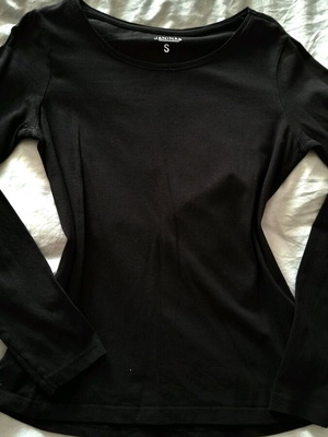 Black blouse size S like new