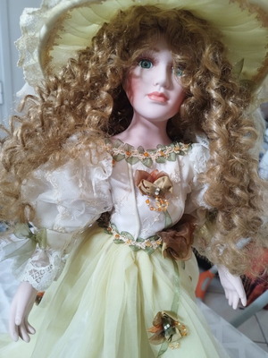 Large porcelain doll 45cm with stand like new, Victorian style