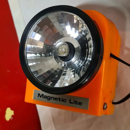 Car lights new, set of 3 with lighter power supply and magnet