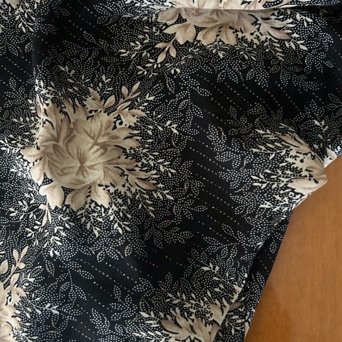 Scarf like new with black and beige flowers