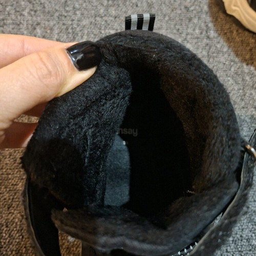 Waterproof boots with fur lining, like new, size 30