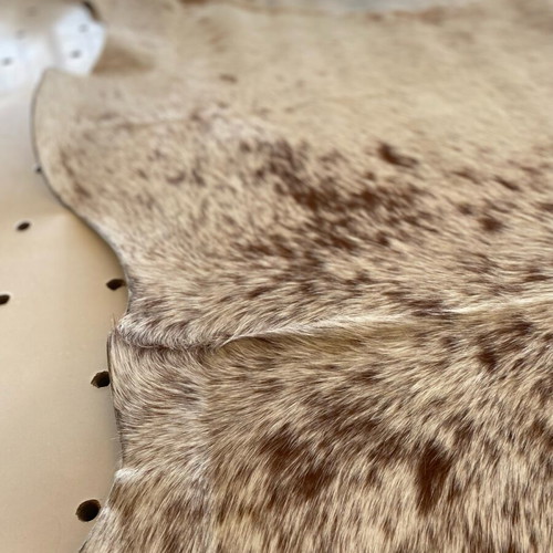 Cowhide rug 3x2 like new, natural leather with unique pattern