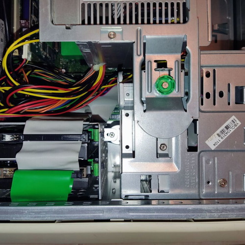Fujitsu Siemens Scenic P300 retro gaming PC with Windows XP