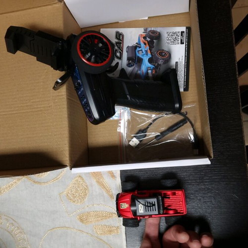 Mini FPV RC Car 1:64 like new, off road with detachable camera