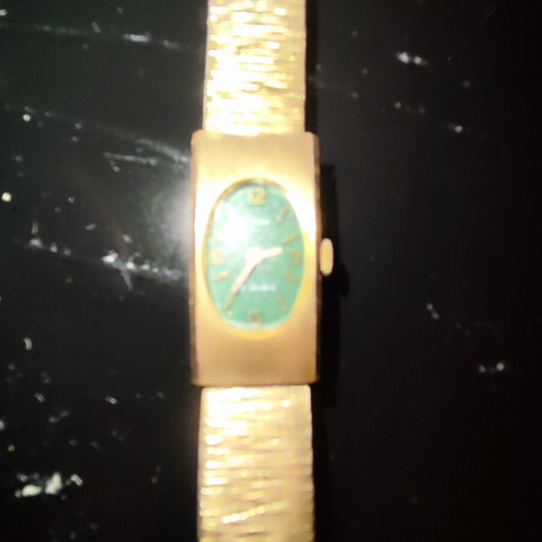 Vintage women's watch antique with 17 rubies, like new, gold-plated
