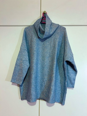 Blue Easywear sweater new, size XL