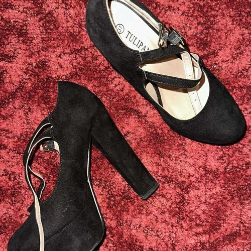 High black pumps with double strap, like new, size 37