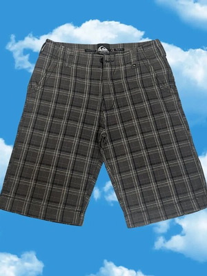 Quiksilver Plaid Skate Shorts size M like new, Y2K style