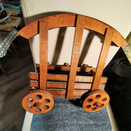 Decorative wooden object used for bottle and glass