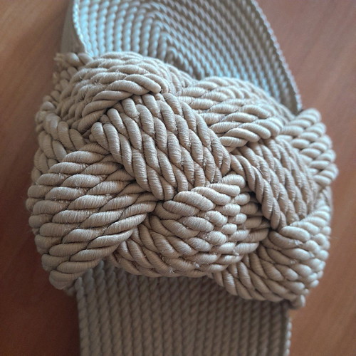 Flip flops new, size 38, plastic woven style
