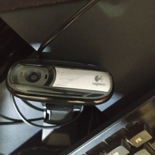 Vendo desktop computer with camera, 4 speakers and woofer
