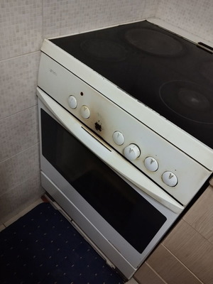Pitsos kitchen used, fully functional