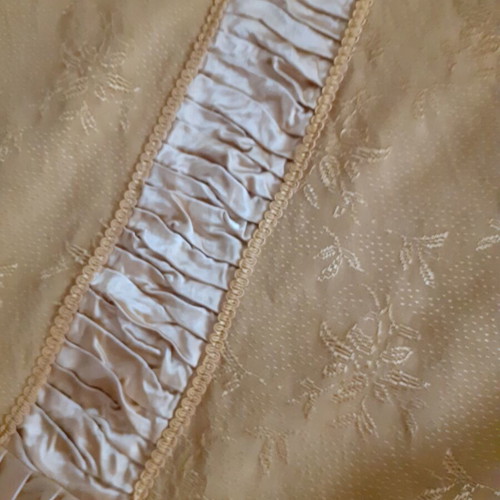 Vintage satin bedspread with pillowcase from 1970, like new