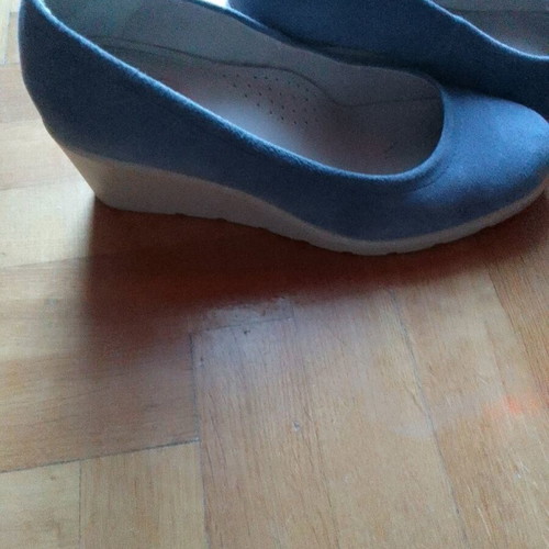 Tsouderos blue suede platform shoes size 38 like new, comfortable