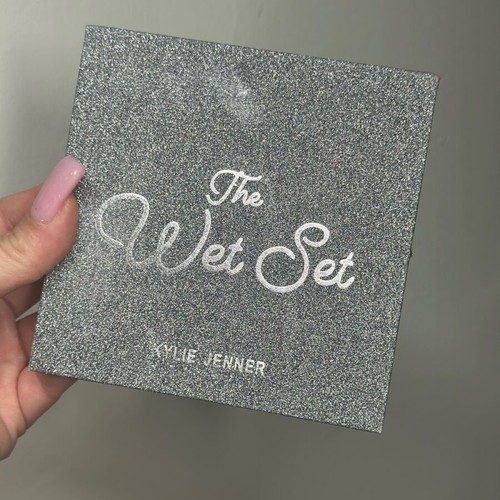 Kylie highlighter palette lightly used