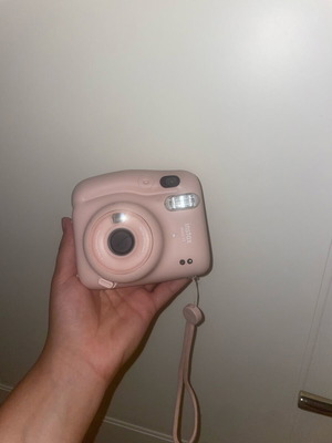 Fujifilm Instant pink camera