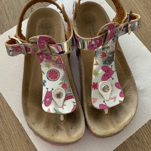 Girls' sandals size 30 in very good condition