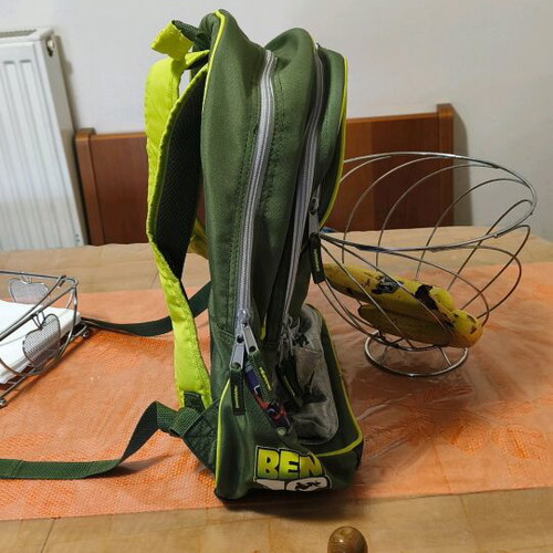 Vintage Ben 10 school backpack like new, elementary