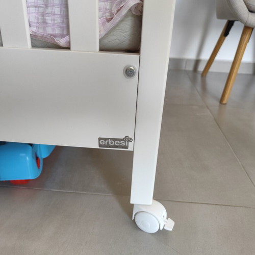 Erbesi Molly Baby Cot like new with mattress and waterproof cover
