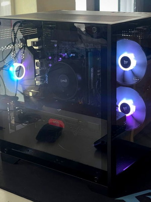 Gaming PC Ryzen 5 2600 16GB RAM RX 570 SSD σαν καινούργιο