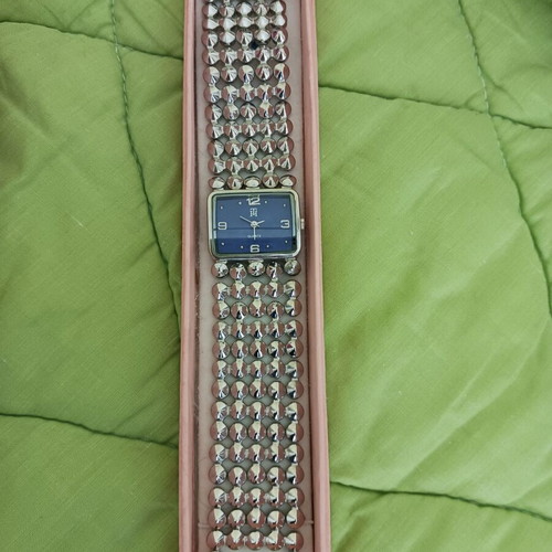 Quartz wristwatch women's new, silver with blue dial