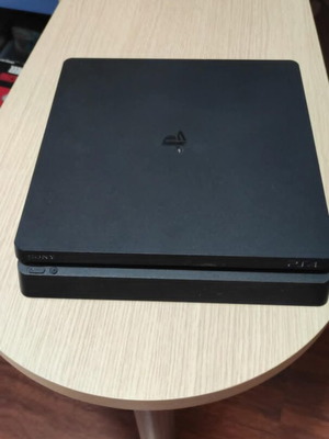PlayStation 4 Slim σε άριστη κατάσταση, 500GB, με καλώδιο