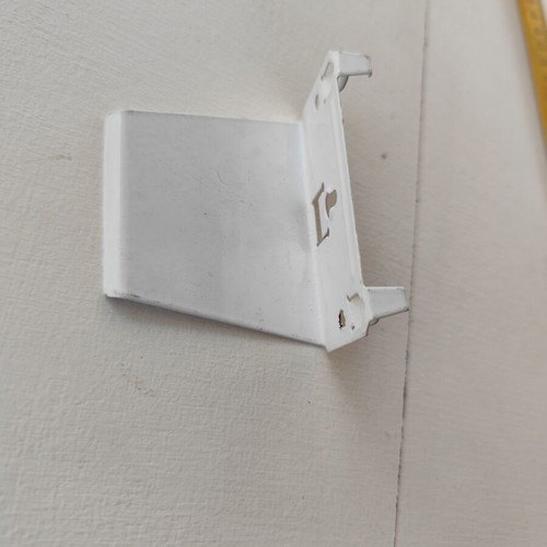 Element System metal shelf brackets, various sizes, white