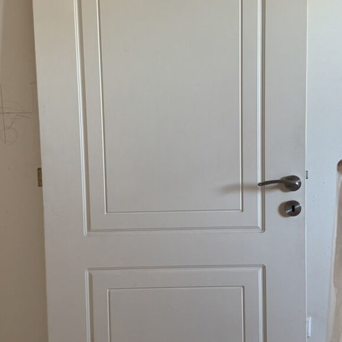 Interior room door satin finish with lock and handle, like new