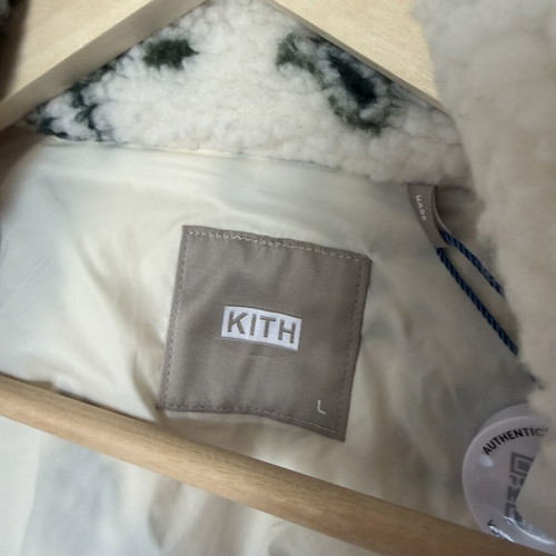 Kith Pinehurst Sherpa Fleece Jacket Men Large White Paisley Snap Bomber like new