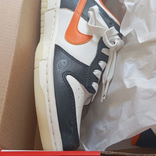 Nike Dunk Low PRM καινούργιο με φωσφορίζουσες γραμμές, μέγεθος 38.5