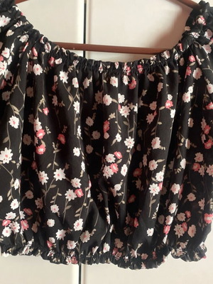 Blouse with flowers like new, one size