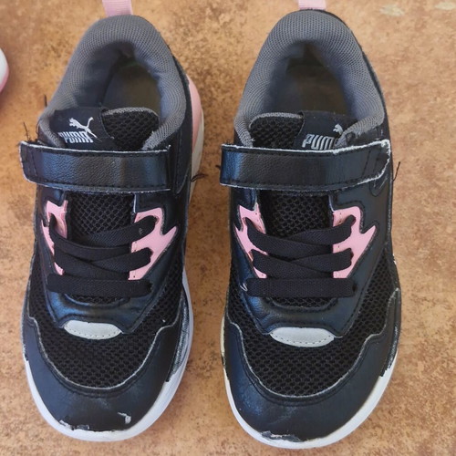 Puma athletic shoes size 30 used, black