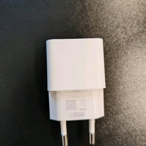 Charger 220V like new