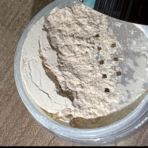 Laura Mercier Translucent Loose Setting Powder new, translucent finish