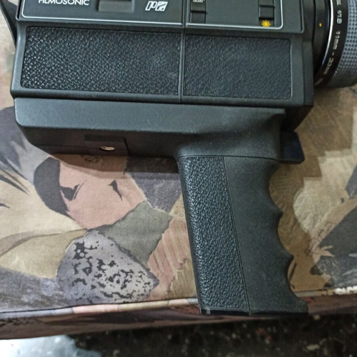 Bell and Howell Soundstar OZ collectible video camera used