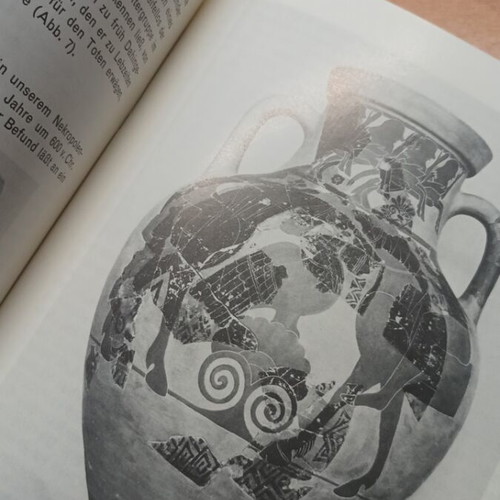 Book Die Archaische Nekropole 1973 like new, German
