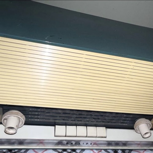 Phillips vintage radio like new