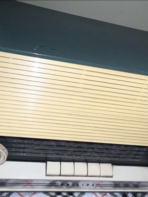 Phillips vintage radio like new