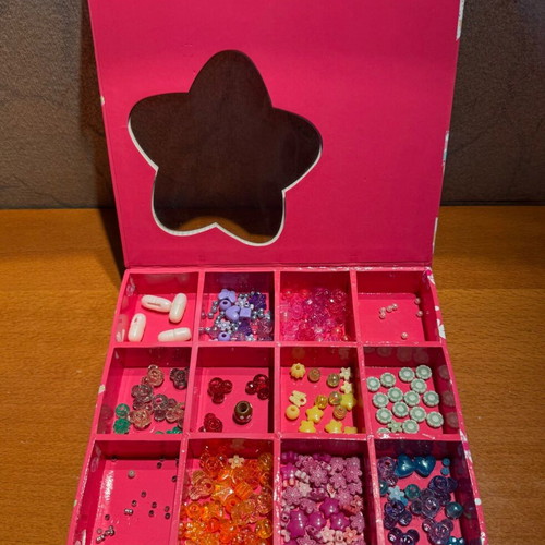 Early Learning Centre jewelry box set like new with beads and 4 handmade bracelets