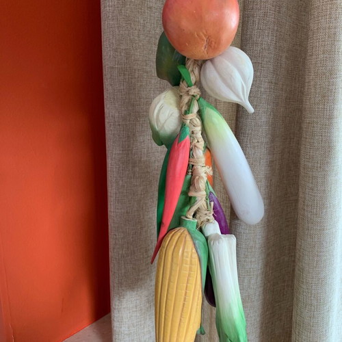Hanging kitchen decoration with 12 wooden vegetables new