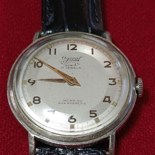 Vintage watch used, non-working for repair