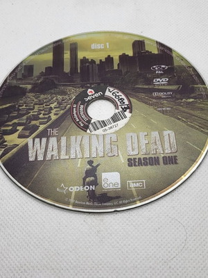 The Walking Dead Season 1 Disc 1 DVD used, with subtitles