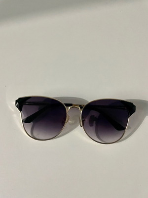 Sunglasses used, like new