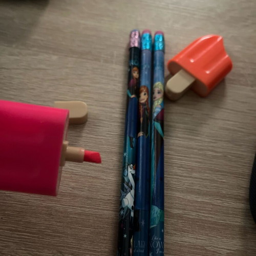 Frozen pencils and icecream highliters like new, set of 5