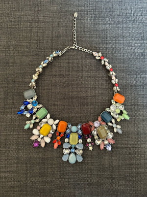 Zara necklace with multicolored stones new, with missing stones