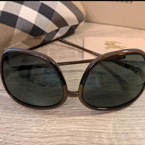Burberry sunglasses brown like new