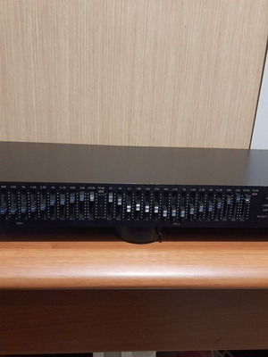Equalizer Omnitronic PEQ-215 μεταχειρισμένο σε πολύ καλή κατάσταση