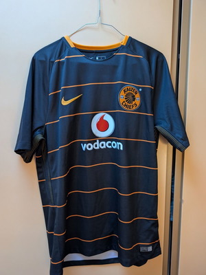 Kaizer Chiefs 2017-18 Away Fan Version Jersey used, Nike, medium