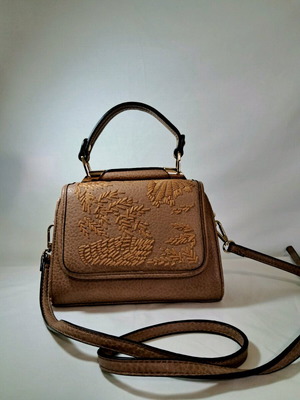 Τσάντα χερίου καφέ ταμπά καινούργια με ρυθμιζόμενο λουρί και δερμάτινη όψη